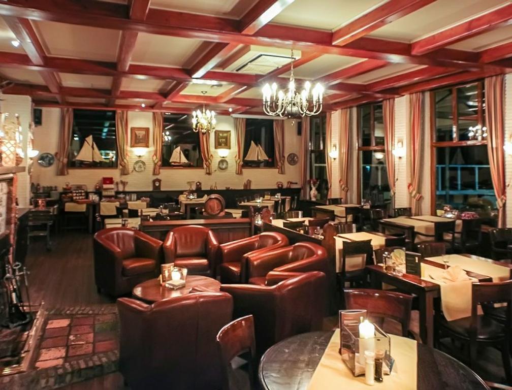 山丘景观咖啡餐厅酒店 斯希蒙尼克奥赫 外观 照片